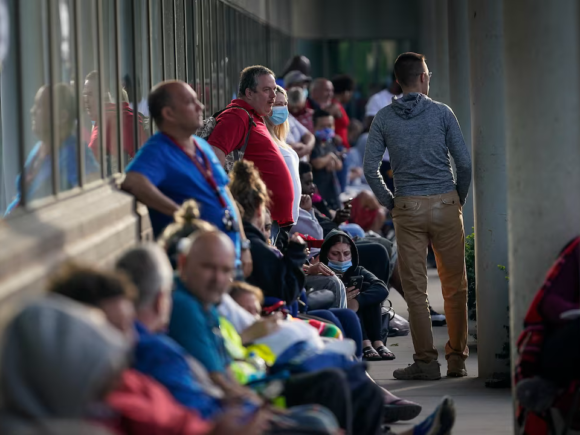 The US economy experienced an unexpected decline in jobs in February, with the unemployment rate increasing to 4.4%