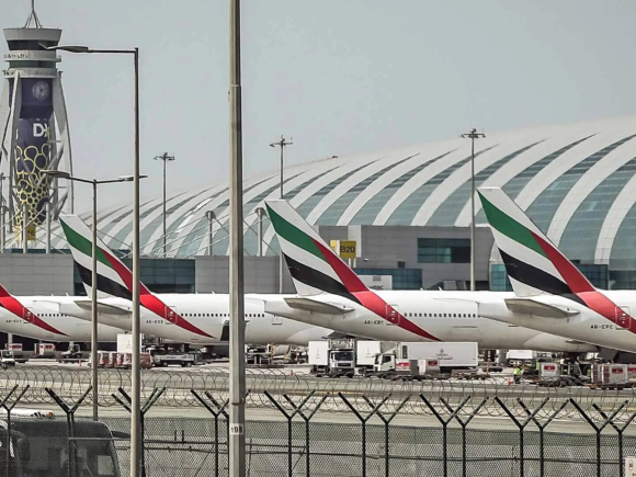 Dubai Resumes Flights as Trump Urges Allies Regarding Hormuz