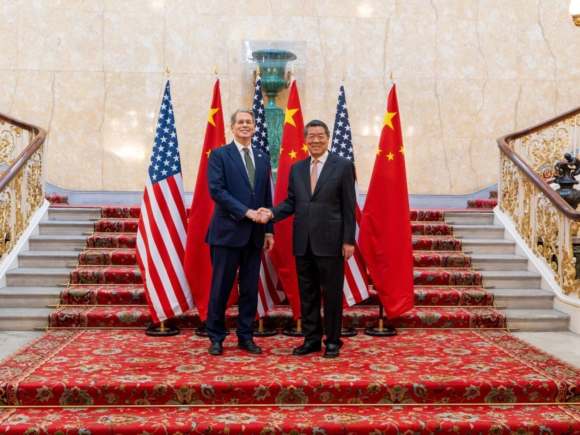 Economic leaders from the US and China convene in Paris to pave the way for a summit between Trump and Xi