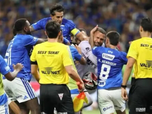 Chaos erupts in Campeonato Mineiro as 23 players are sent off the Final