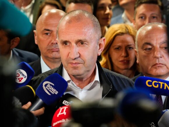 Bulgaria’s former president, aligned with Kremlin interests, secures a decisive victory in the election