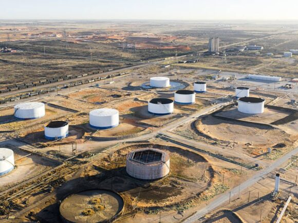 Oil prices remain around $110 per barrel as Hormuz remains closed ahead of the Trump deadline