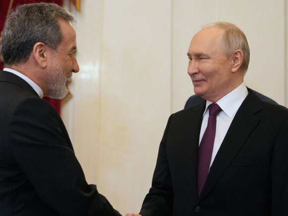 Putin Vows Assistance to Iran in Pursuit of Middle East Peace Initiatives