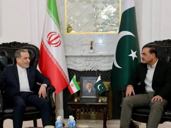 Iran states it will not agree to ‘maximalist demands’ while Islamabad facilitates peace efforts