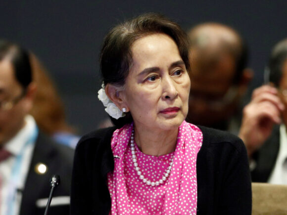 Myanmar reduces the sentence of ex-leader Aung San Suu Kyi and releases the former president