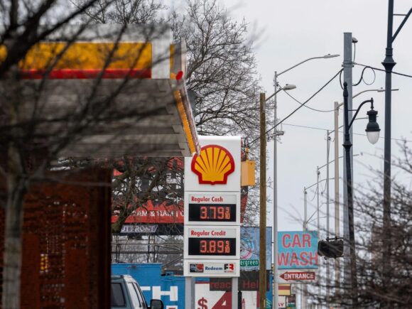 Oil Drops to $92 Following Trump’s Announcement of Two-Week Ceasefire Deal with Iran