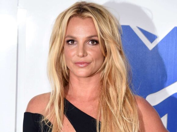 Britney Spears Enters Rehab for Substance Abuse Treatment