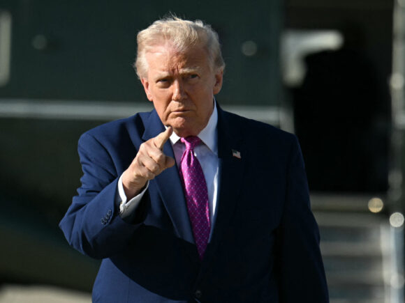 Trump calls on Iran to finalize an agreement following a report indicating that the US might prolong its blockade