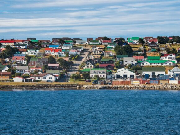 UK affirms that the sovereignty of the Falklands remains unchanged following signals from a US review