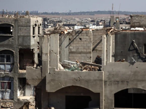 Israeli strike injures the son of a Hamas negotiator and results in the deaths of five individuals in Gaza