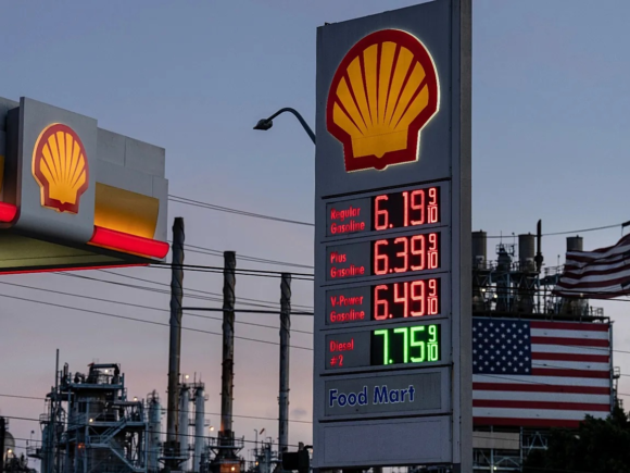 Shell Exceeds Profit Expectations as Conflict in Iran Fuels Rise in Global Energy Prices
