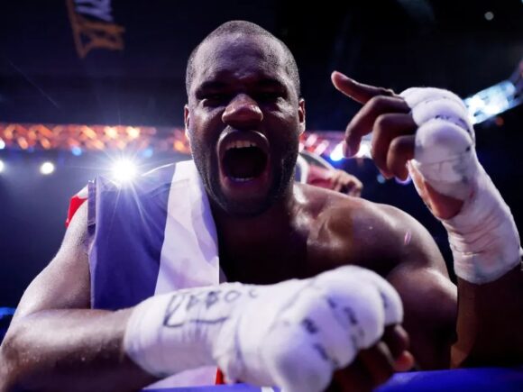 Dubois defeats Wardley in the 11th round to claim the WBO heavyweight title
