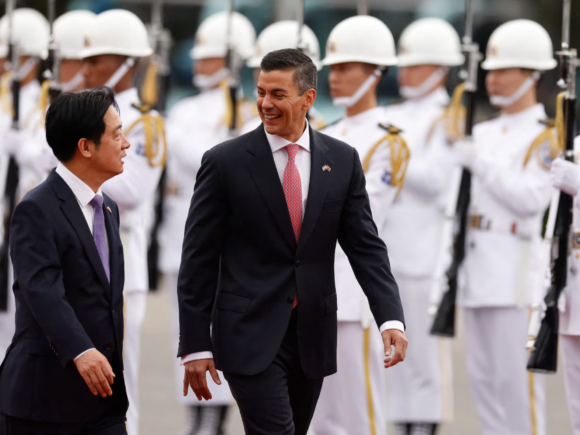 China intensifies its rhetoric for an offensive after the president of Paraguay’s visit to Taiwan