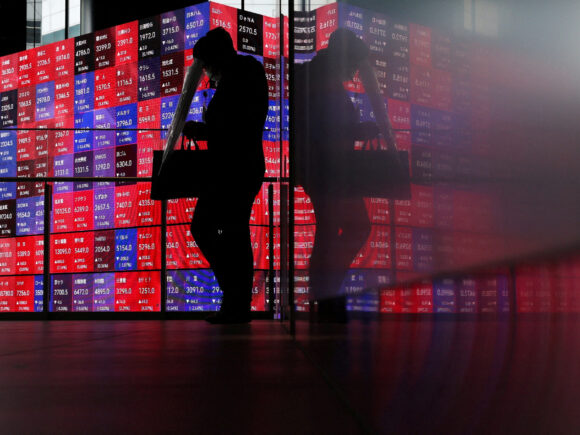 Japanese banks are competing for deposits as investors put their money into stocks