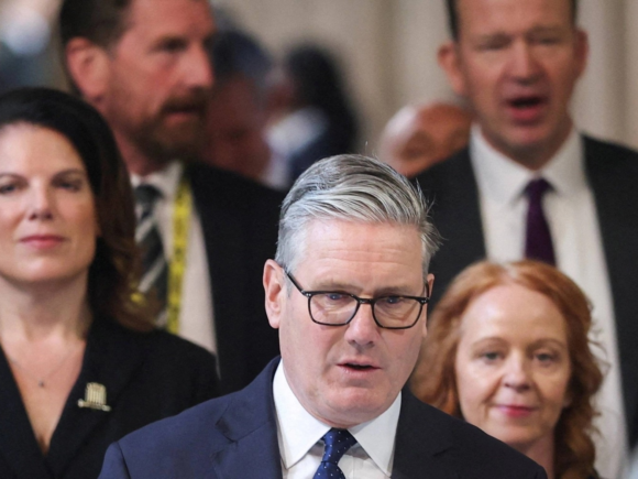 Starmer in the UK confronts a struggle for survival as possible challengers loom