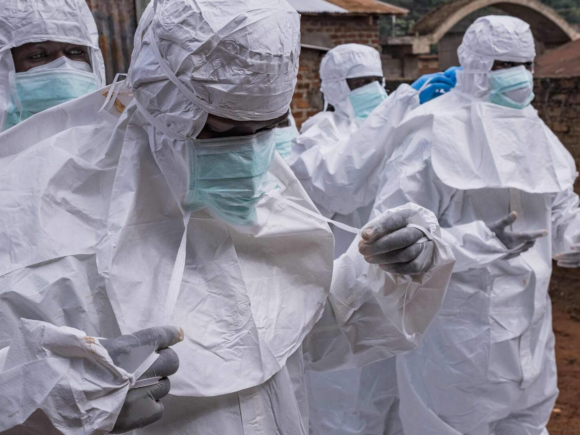 Uganda Closes Border With DR Congo Amid Suspected Ebola Cases Approaching 1,000