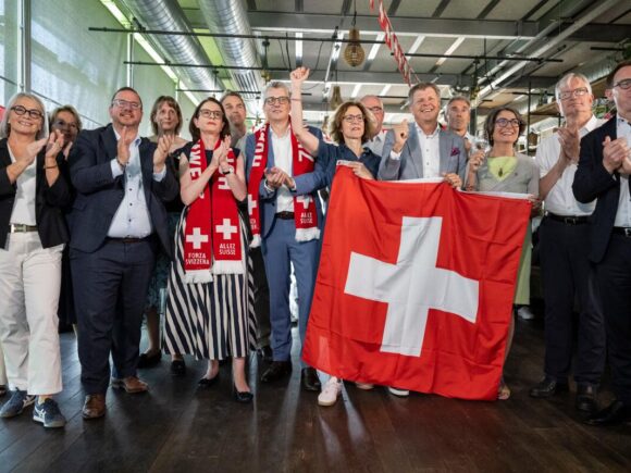 Swiss voters have turned down a proposal to impose a cap on the population at 10 million