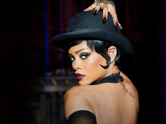 Rihanna made an appearance at Magic City and showcased her pole dancing skills to her song