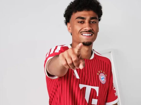 Bayern Football Club signs German defender Nathaniel Brown from Frankfurt