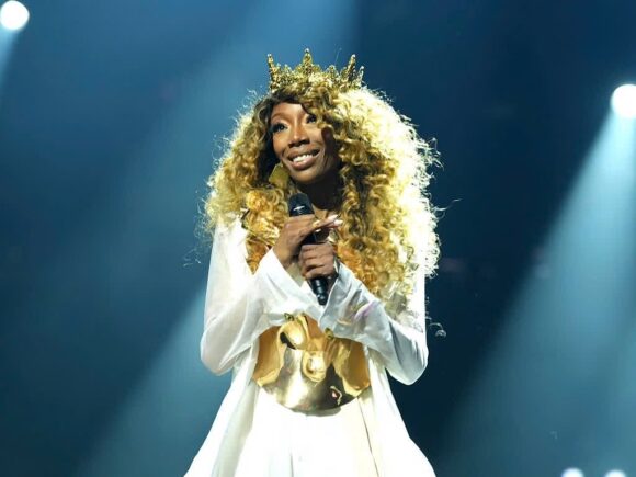 Brandy appears to respond to remarks regarding her looks following the circulation of viral images; Ignite Awareness on the Internet