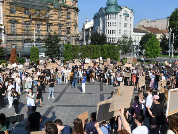 Protests have erupted throughout Ukraine in response to President Zelensky’s dismissal of the defense minister.