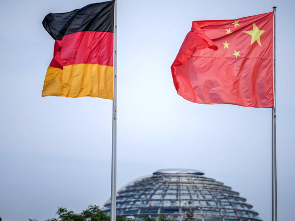 China leans less on European industry, so Germany’s trade deficit with China grows