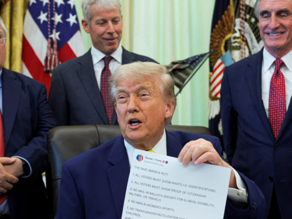 Trump Faces Lawsuit Regarding Paid Early Access to Truth Social Posts