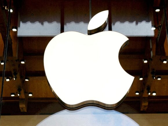 Apple is going to lose almost $500 billion in value because of a bad forecast