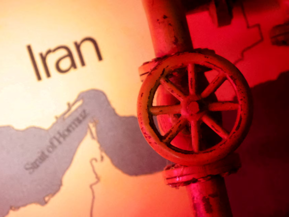 Oil Prices Drop on Expectations of a Hormuz Deal as the US Turns to Economic Pressure on Iran