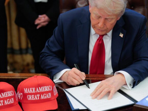 Trump has once again signed new orders aimed at restricting birthright citizenship following a setback from the Supreme Court.